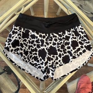 Outdoor voices Hudson short cow print